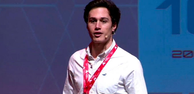 Enrique Serrano, ingeniero informático, cofundador de Mundo Hacker y StopHaters y miembro del equipo de IBM Cyber Tactical Operations ha participado en PowerYou Xperience de la Universidad de Cádiz