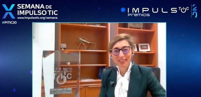 El Colegio Oficial de Graduados en Ingeniería Informática e Ingenieros Técnicos en Informática del Principado de Asturias (CITIPA) y el Colegio Oficial de Ingenieros en Informática del Principado de Asturias (COIIPA) otorgan el premio iTIC Mención especial a la rectora de la UAX