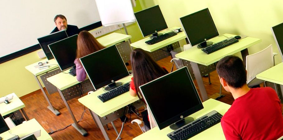 En la Cadena Cope: Profesores acusan a Alegría de marginar la informática del nuevo Bachillerato