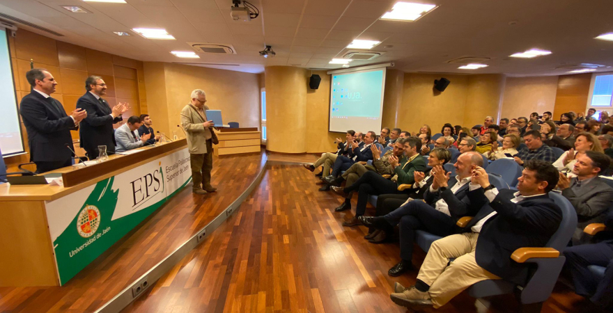 La Escuela Politécnica Superior de Jaén celebra su festividad: Luis Martínez López impartió la conferencia ‘Distopías Algorítmicas del siglo XXI’