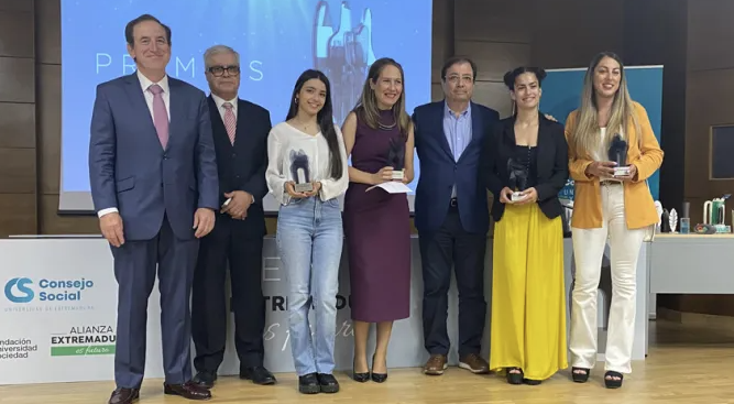 La Ingeniera Informática en Ingeniería de Software por la Universidad de Extremadura, Gloria Díaz González, recibe el premio a la excelencia universitaria e implicación social