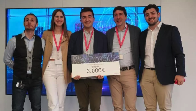 Alumnos de la UCO crean una ‘app’ que traduce el lenguaje de signos a texto y ganan una competición nacional