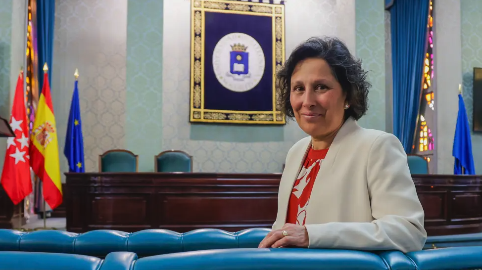 Entrevista a Asunción Gómez-Pérez, primera ingeniera dentro de la RAE y de la RAI: «El fin es que las máquinas hablen español correcto»