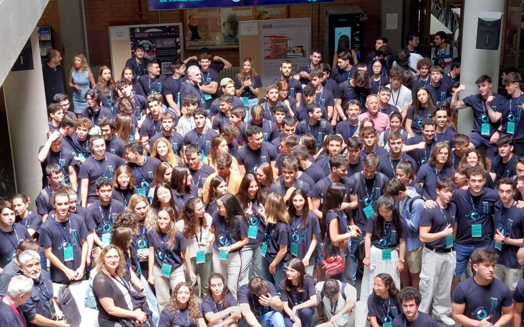La VII Feria de proyectos de ETSINF UPV muestra 43 iniciativas de Robótica y Ciencia de Datos de 160 estudiantes
