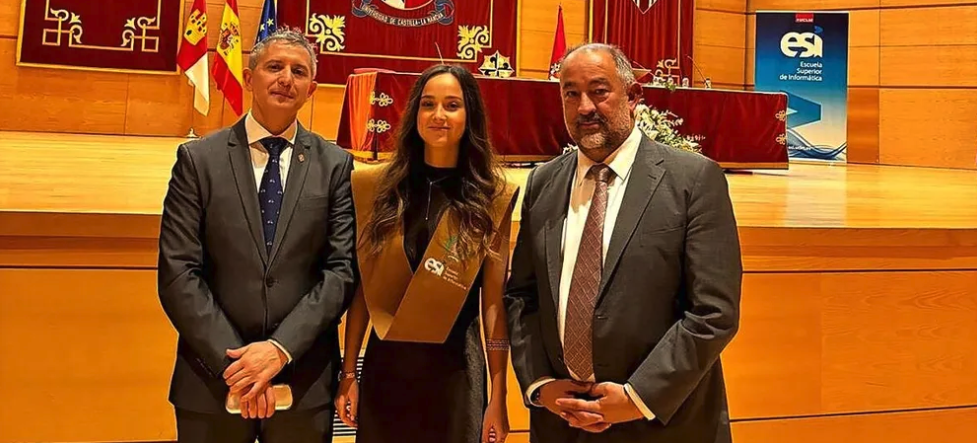 Lucía de Ancos Villa, mejor expediente de Informática