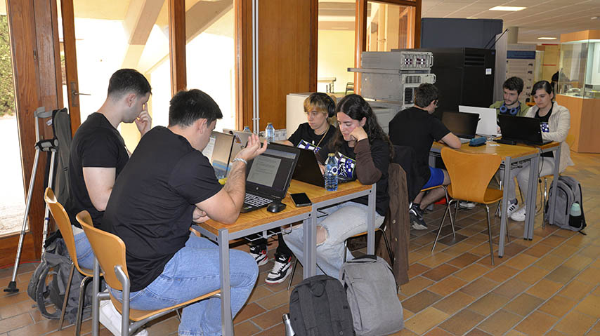 Un maratón de programación abre las actividades de Santa Tecla de la Escuela Superior de Informática de Ciudad Real