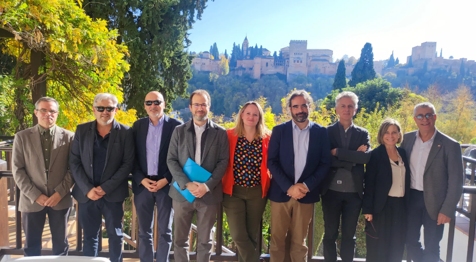 Directoras y directores de todas las Escuelas de universidades públicas andaluzas con títulos en el ámbito de la Ingeniería Informática se reúnen en la UGR