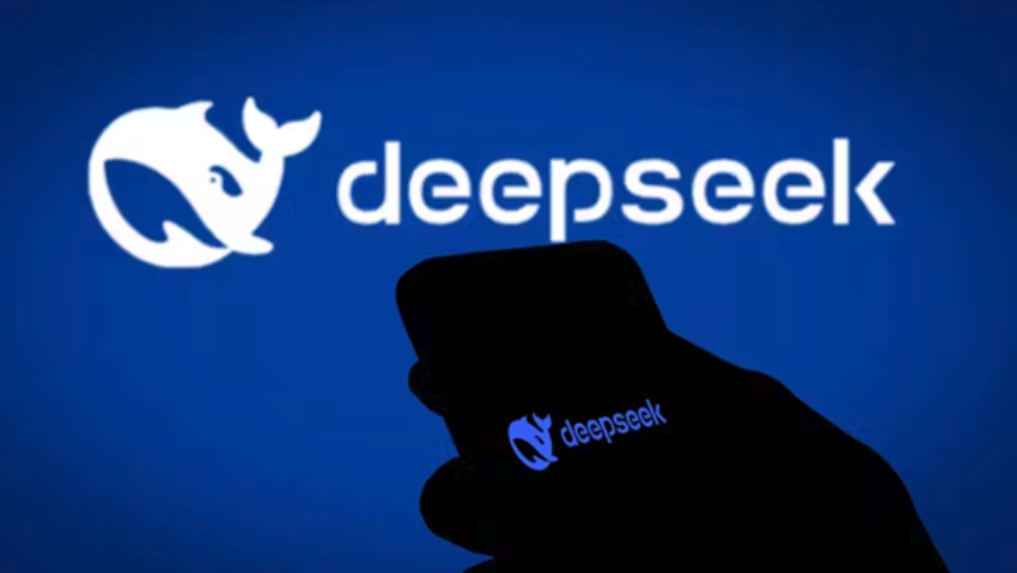 El informático Eduardo César Garrido nos habla de DeepSeek y «las claves de la bomba china que tumba a ChatGPT, NVIDIA y las Big Tech norteamericanas»