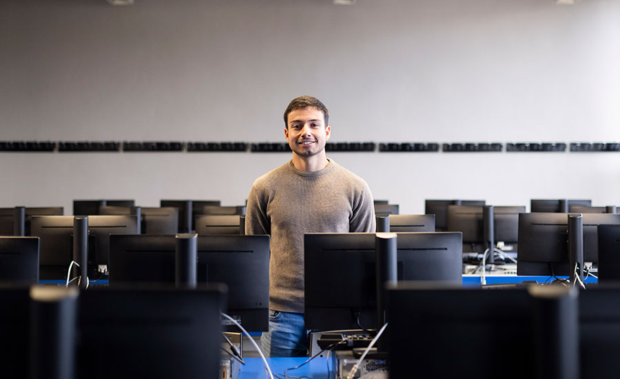 El uso del aprendizaje profundo para mejorar la resolución y el análisis de las imágenes satelitales centra una tesis defendida en la UPNA