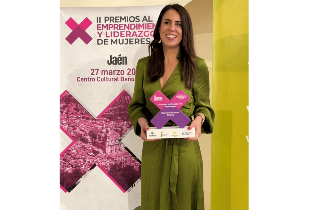 Macarena Espinilla, profesora de la EPSJ, Premio a la Ciencia y la Tecnología en Femenino en los II Premios ‘Emprendimiento y Liderazgo Femenino’.
