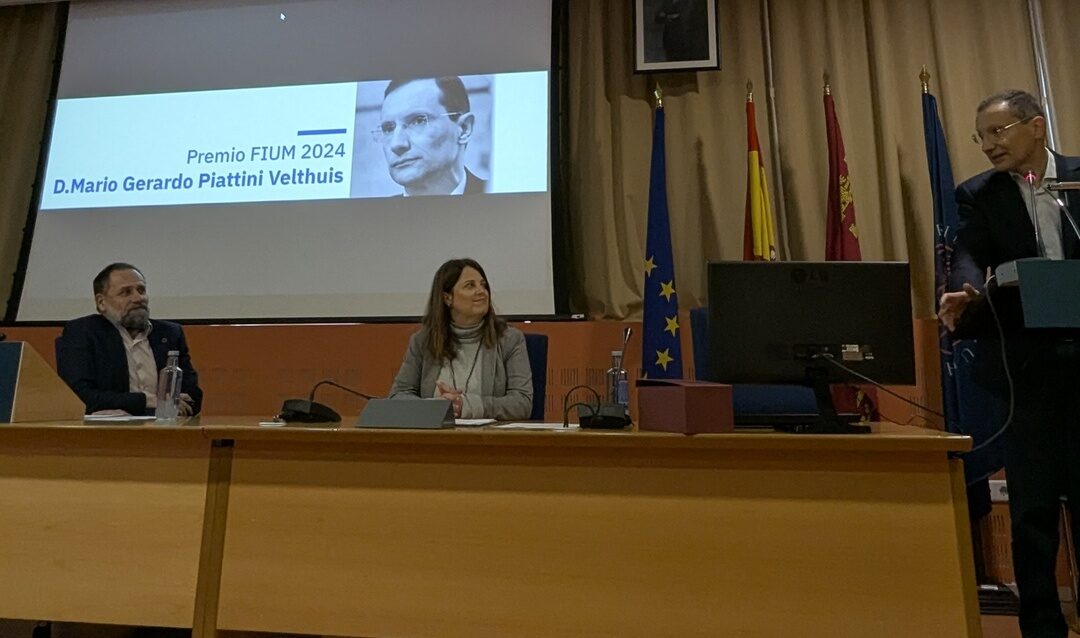 La facultad de Informática de la Universidad de Murcia premia a Mario Gerardo Piattini Velthuis