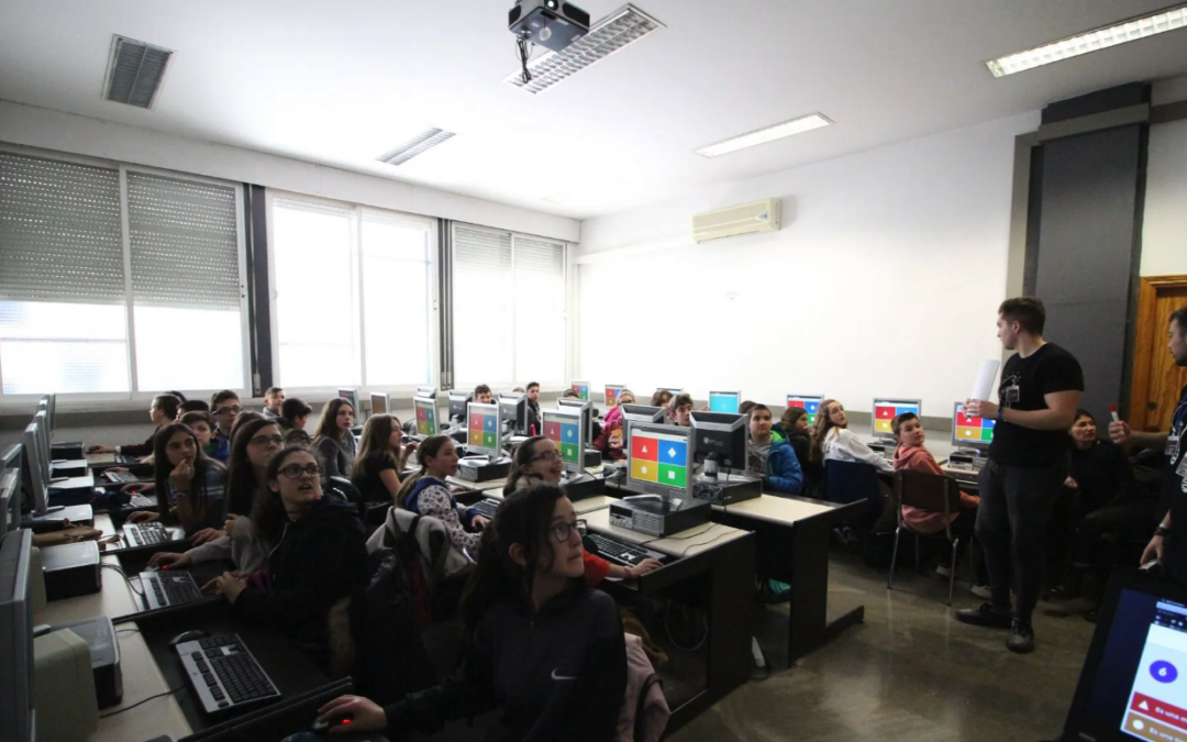 La Feria de las Ingenierías de la UGR reúne a 650 estudiantes de Secundaria y Bachillerato en torno a la tecnología y la innovación