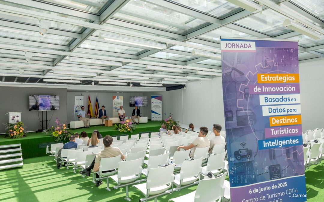 La UA participa en una jornada sobre cómo aprovechar los datos para transformar los destinos turísticos
