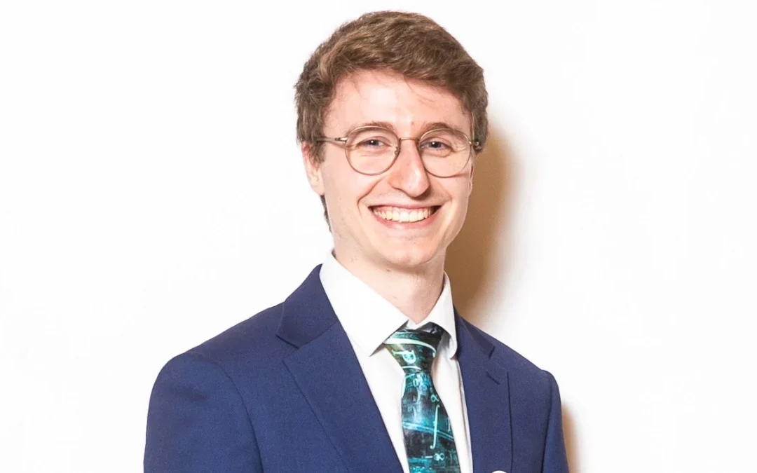 Gregorio Blázquez, estudiante del doble grado de Ingeniería Informática y Matemáticas, uno de los 16 elegidos del programa Movers by FUE