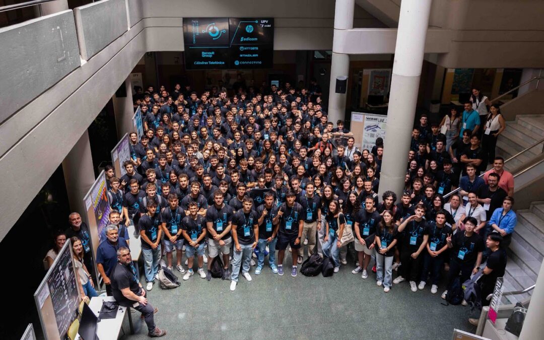 Cerca de 300 estudiantes presentaron 61 iniciativas en la IX Feria de Proyectos ETSINF 2025