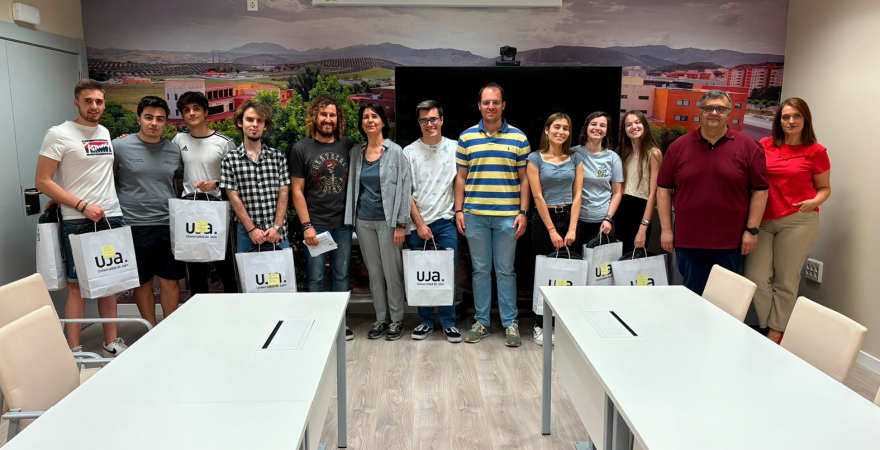 La UJA acerca la Ingeniería Informática a 690 estudiantes de Primaria y Secundaria de la provincia con ‘La Hora del Código’