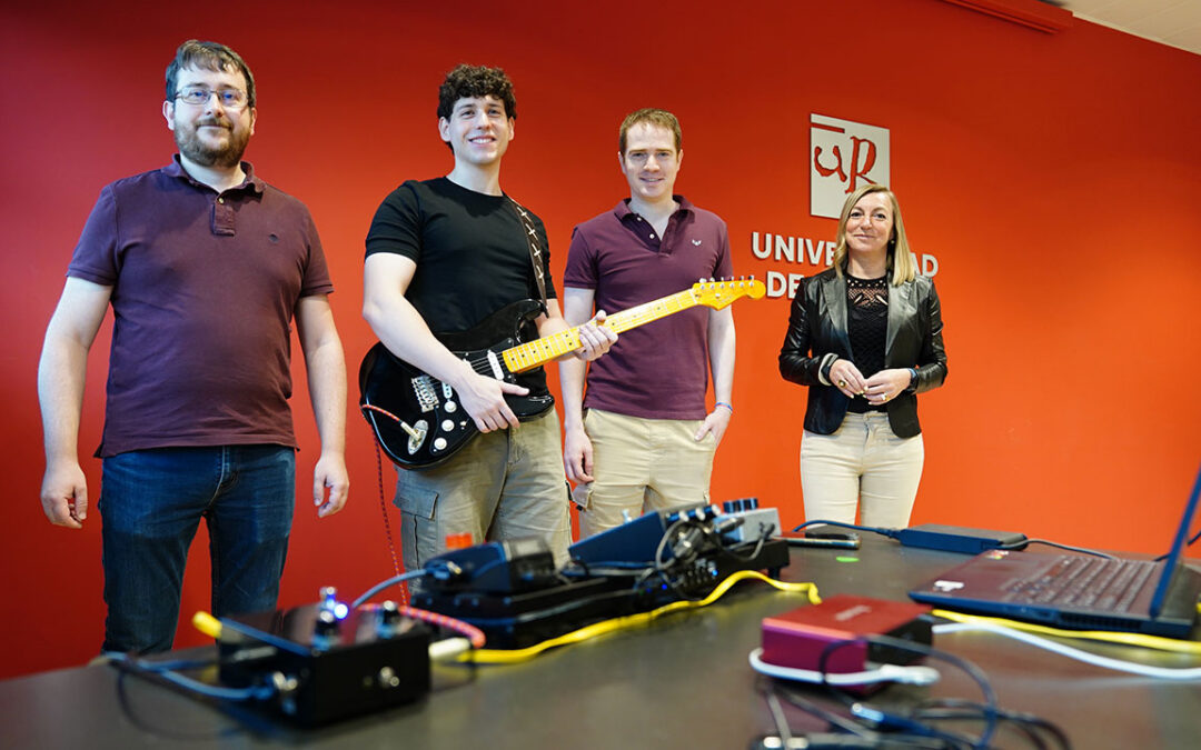 Un pedal de guitarra desarrollado con IA recibe el premio al mejor TFG a nivel nacional