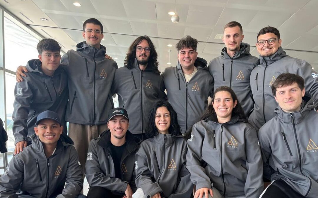 Un equipo multidisciplinar de estudiantes de la Universidad de Vigo presentó en Reino Unido un sistema propio de conducción totalmente autónoma