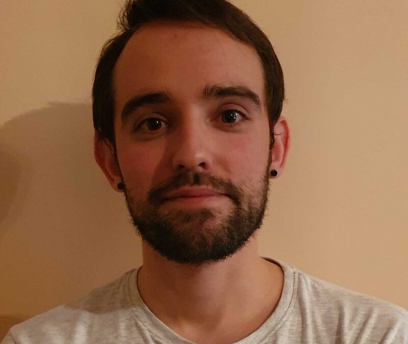 Guillermo Blanco, investigador de la Escuela Superior de Ingeniería Informática de Ourense, crea modelos virtuales para simular cómo se comportan las bacterias frente a los medicamentos