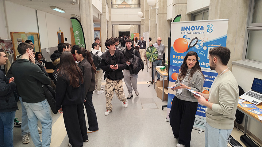 Las empresas tecnológicas buscan talento universitario en la V Feria del Empleo Tecnológico de la UCLM
