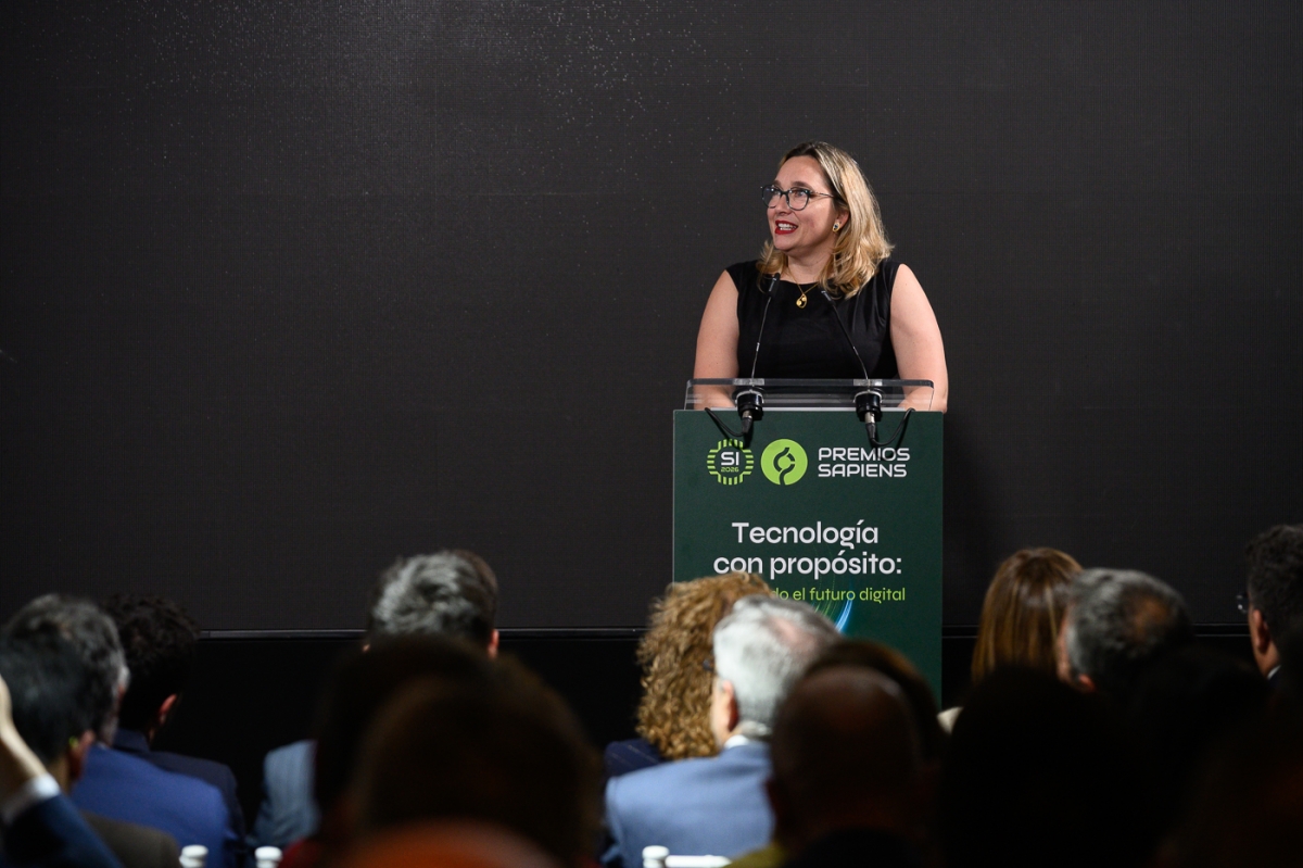 Silvia Terrasa, miembro honoraria y expresidenta de CODDII, recibe el Premio Sapiens Profesional 2026