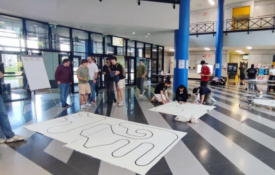 El campus de Ourense celebró su primer Torneo Robótico de la Escuela Superior de Ingeniería Informática